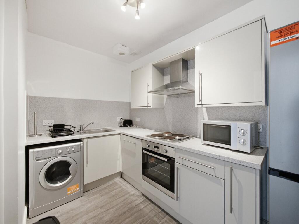 Apartment in Edinburgh, Church Hill, Morningside - View 4