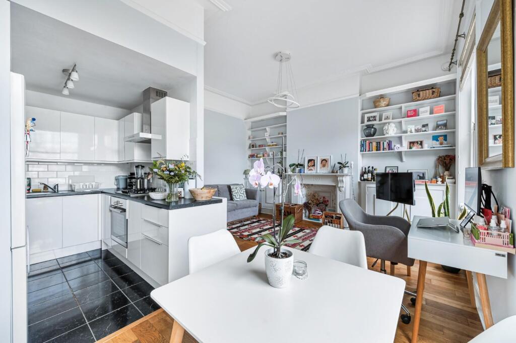 Apartment in London, West Kensington