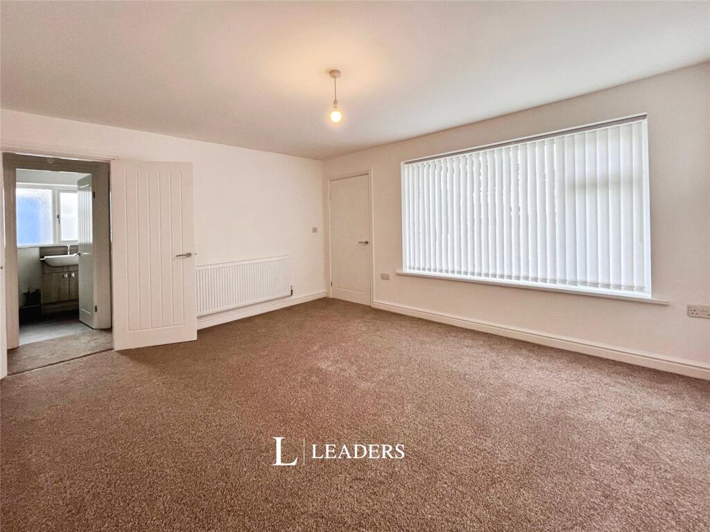 Derwent Drive, Hucknall, Nottingham photo 4