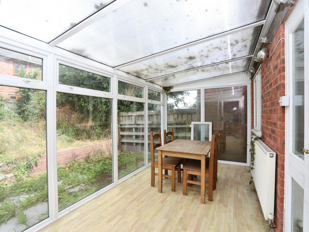 House in Cardiff, Llanharry - View 4