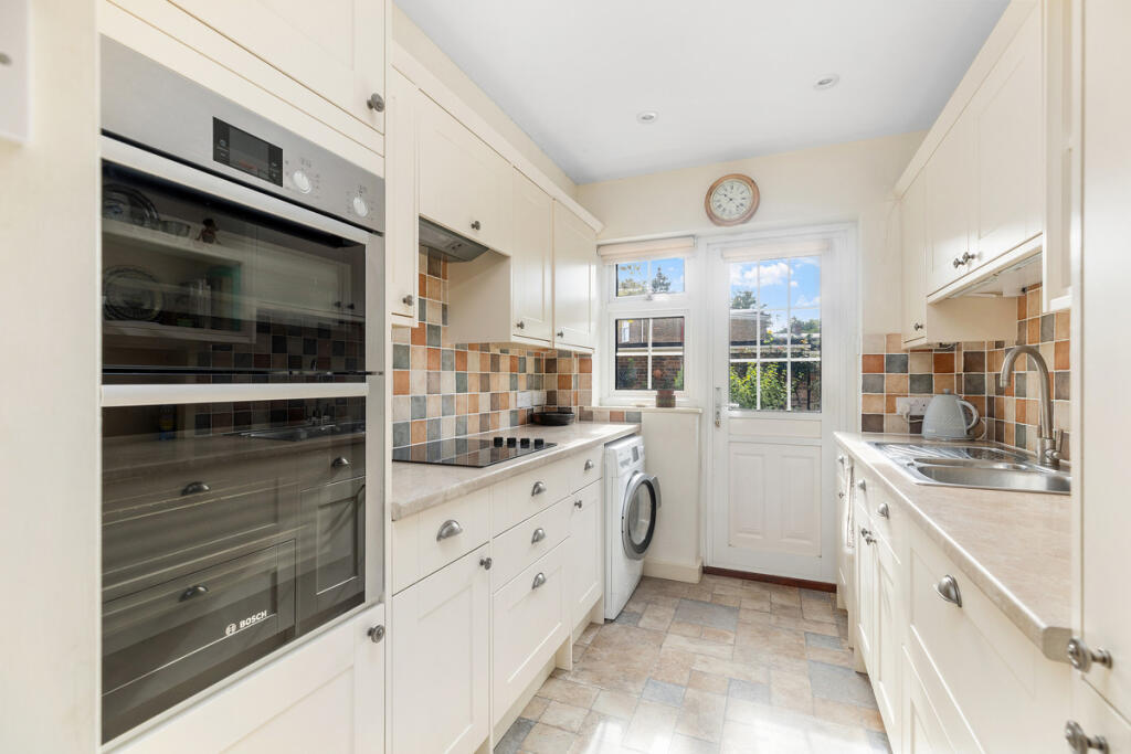 House in Guildford - View 2