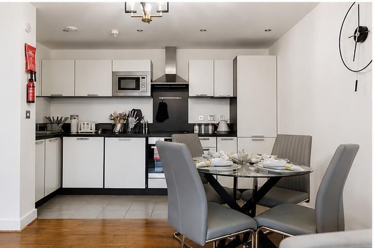 Apartment in London - More