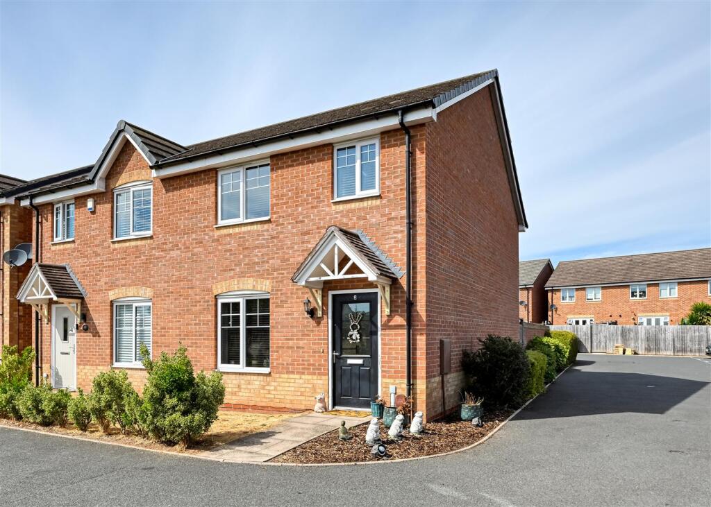 Main image of property: 8 Watts Drive, Shifnal, Shropshire, TF11 8FR