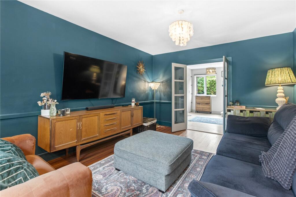 House in Tonbridge - More