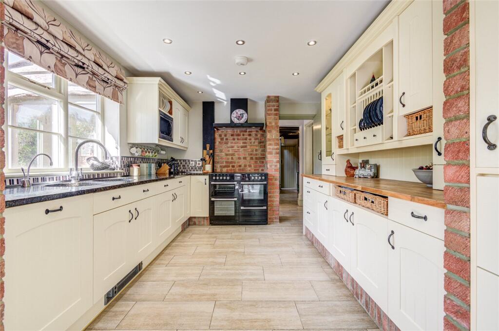 House in Taunton - View 2