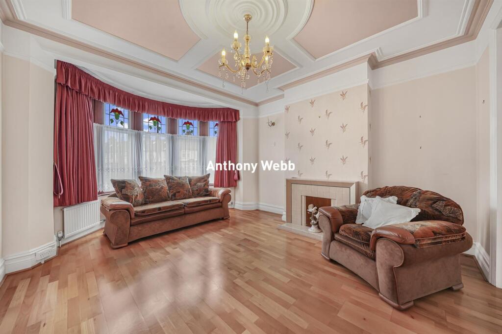 House in London - View 2