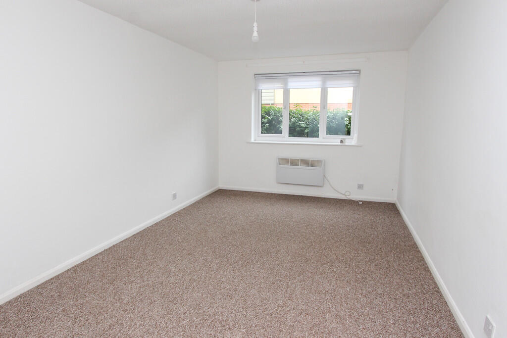 Apartment in Northampton - View 4