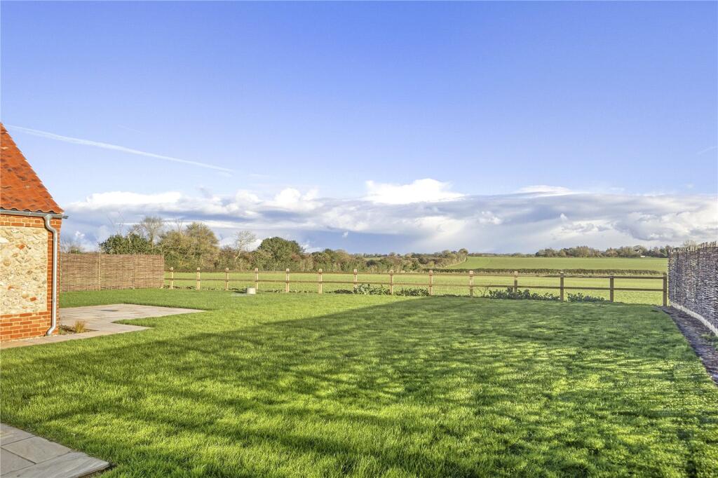 The Old Farmyard, Baconsthorpe, Holt, Norfolk, NR25 photo 4