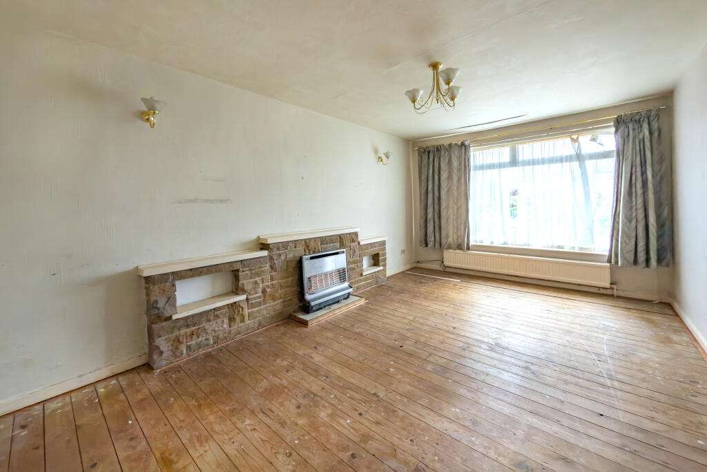 32, Lindrick Way, Illingworth, Halifax, Calderdale photo 2