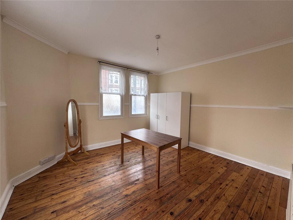 House in Nottingham - View 5