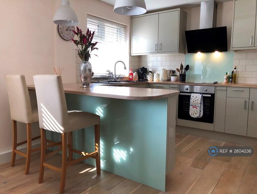 Main image of property: Middlefields, Croydon, CR0