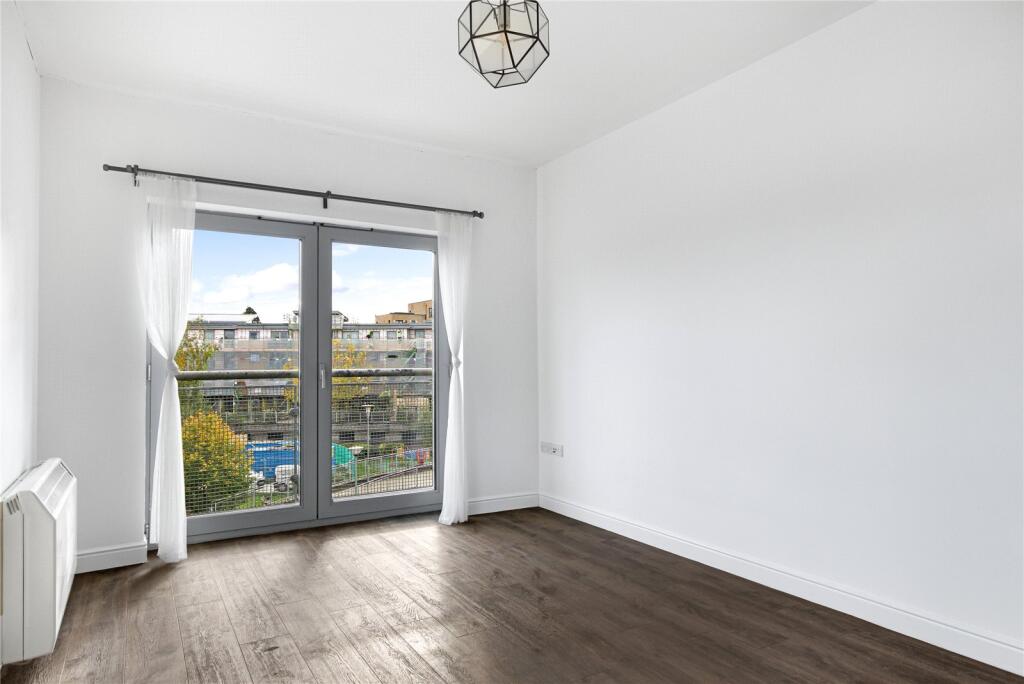 Main image of property: Kelvin Gate, Bracknell, Berkshire, RG12