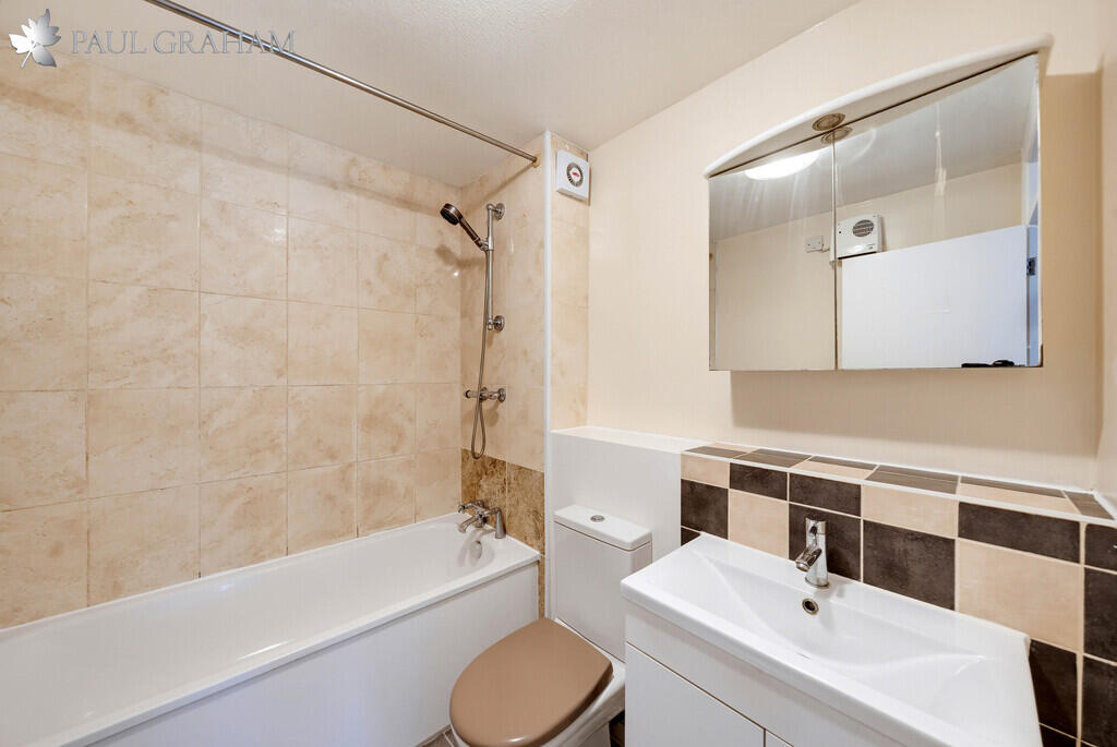 Apartment in London, Wallington - View 5