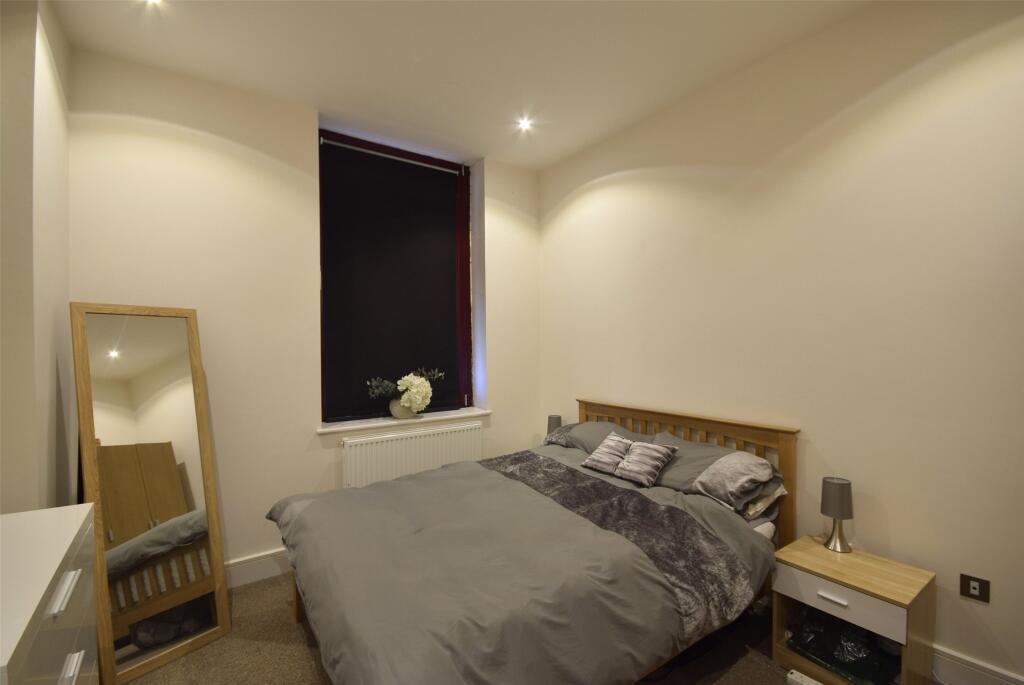 Apartment in Redhill - View 5