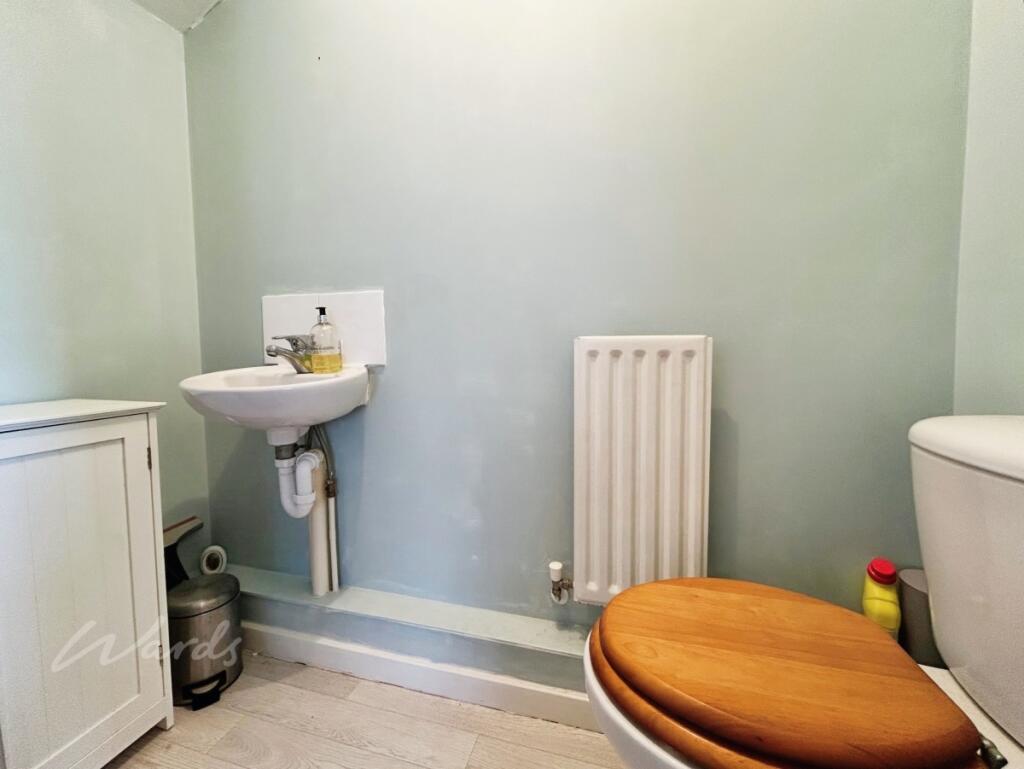 Apartment in Tonbridge and Malling, Kent - View 4
