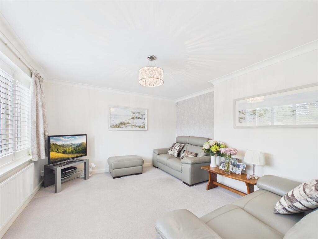 House in Aylesbury, Buckinghamshire - View 5