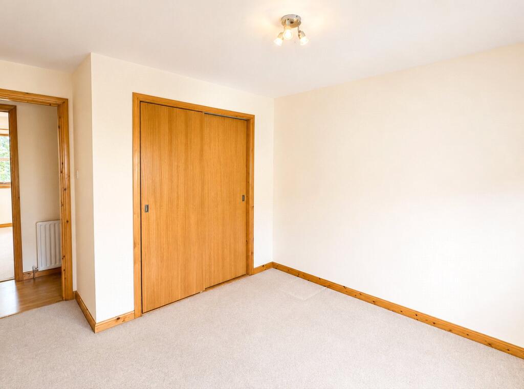 Apartment in Dunfermline, Fife - View 5
