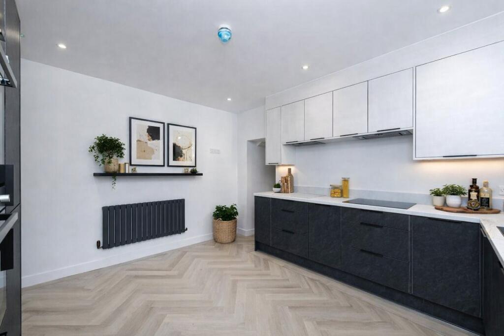 Main image of property: Shearing Hill, Gedling, Nottingham