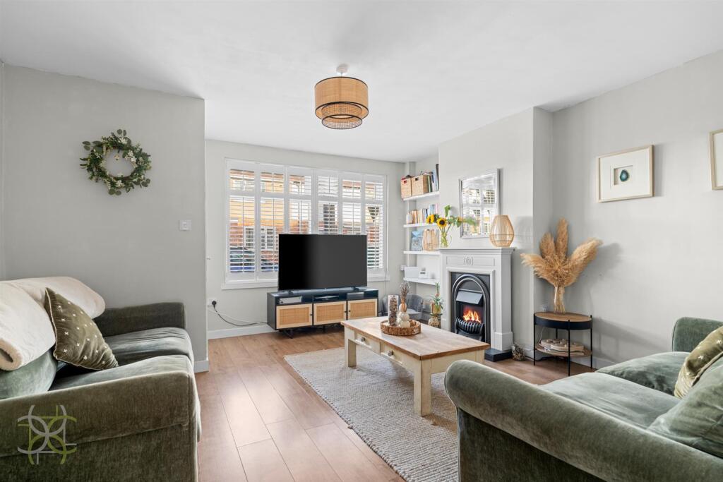 House in Worcester - View 2