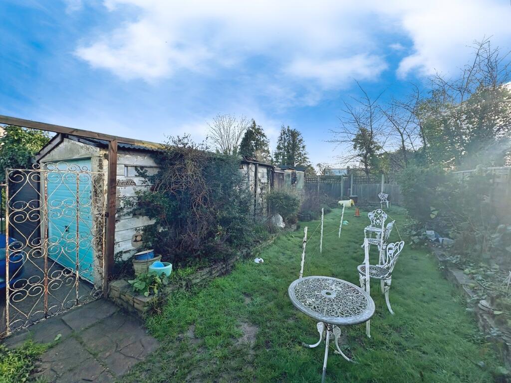 Camborne Close, Chelmsford, CM1 photo 3