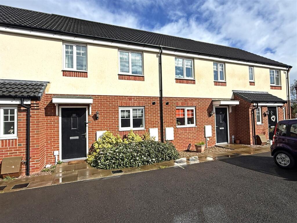 2-bed terraced on Davison Drive, Weir Hill Gardens, Shrewsbury, £165,000