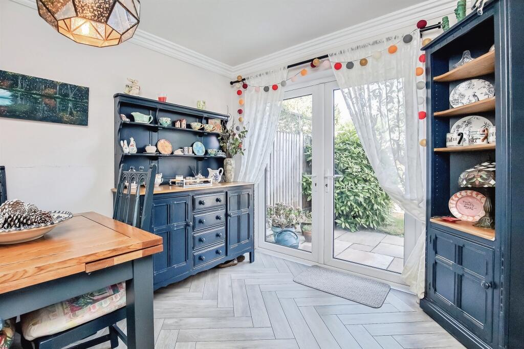 House in Huntingdonshire, Stilton - More