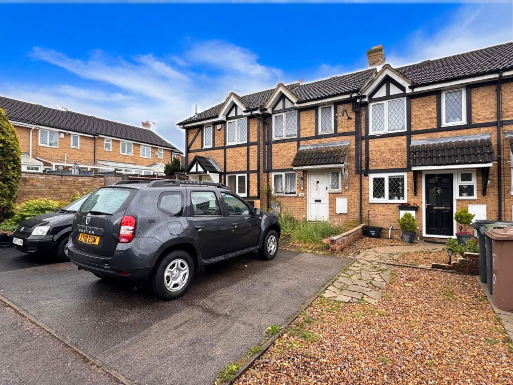 2-bed terraced on 106, Swan Mead, Luton, £200,000