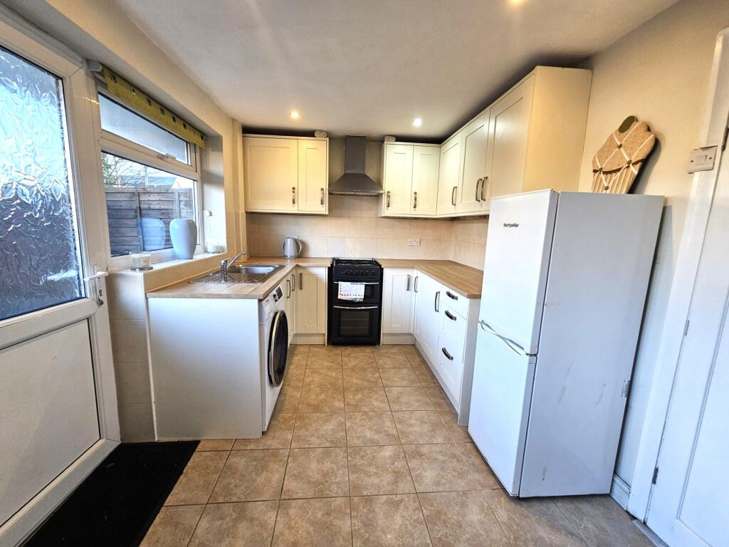 Haddon Close, Macclesfield, SK11 photo 3
