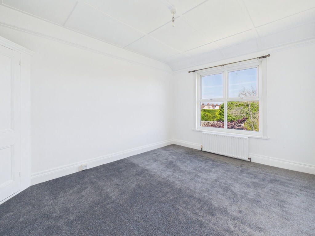 Windsor Road, Worthing, BN11 2LY - More