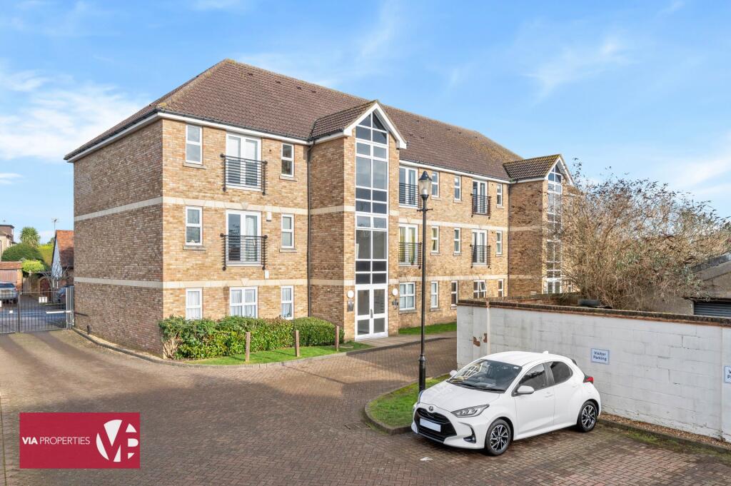 Main image of property: Park Lane, Broxbourne, EN10
