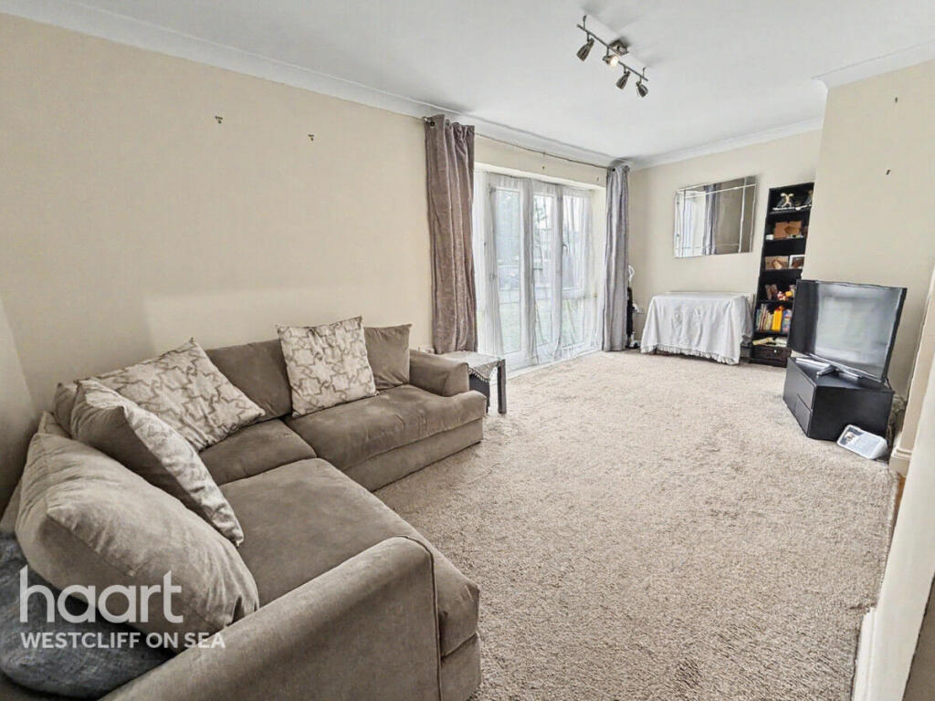 West Road, Westcliff-On-Sea photo 2