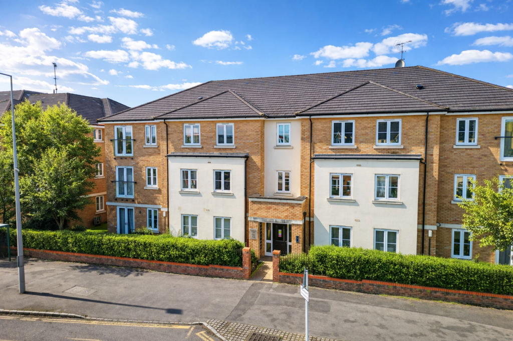 Main image of property: Aylesbury Street, Bletchley, MK2