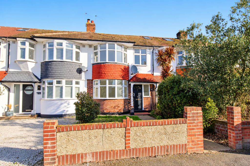 3-bed terraced on Hersham Road, Hersham, Walton-on-thames, Surrey, £500,000