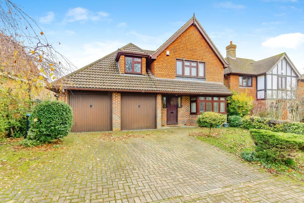 4-bed detached on Deacon Place, Caterham, Surrey, CR3, £750,000