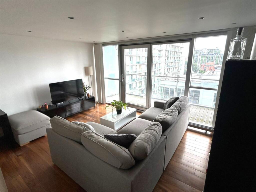 Main image of property: THE EDGE, SALFORD