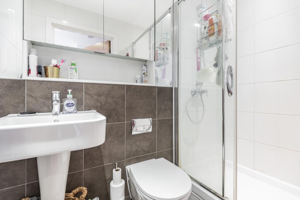 Apartment in London - More