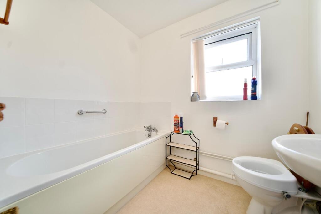 Apartment in Weymouth, Melcombe Regis - View 5