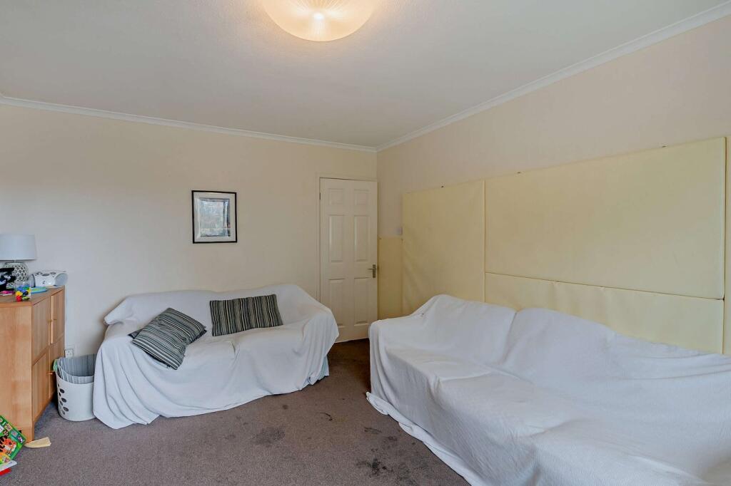 Park Drive Road, Keighley, BD21 - View 5