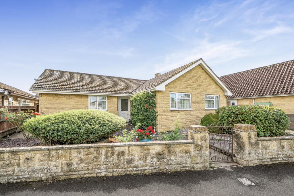 Main image of property: Tubb Close, Bicester, Oxfordshire