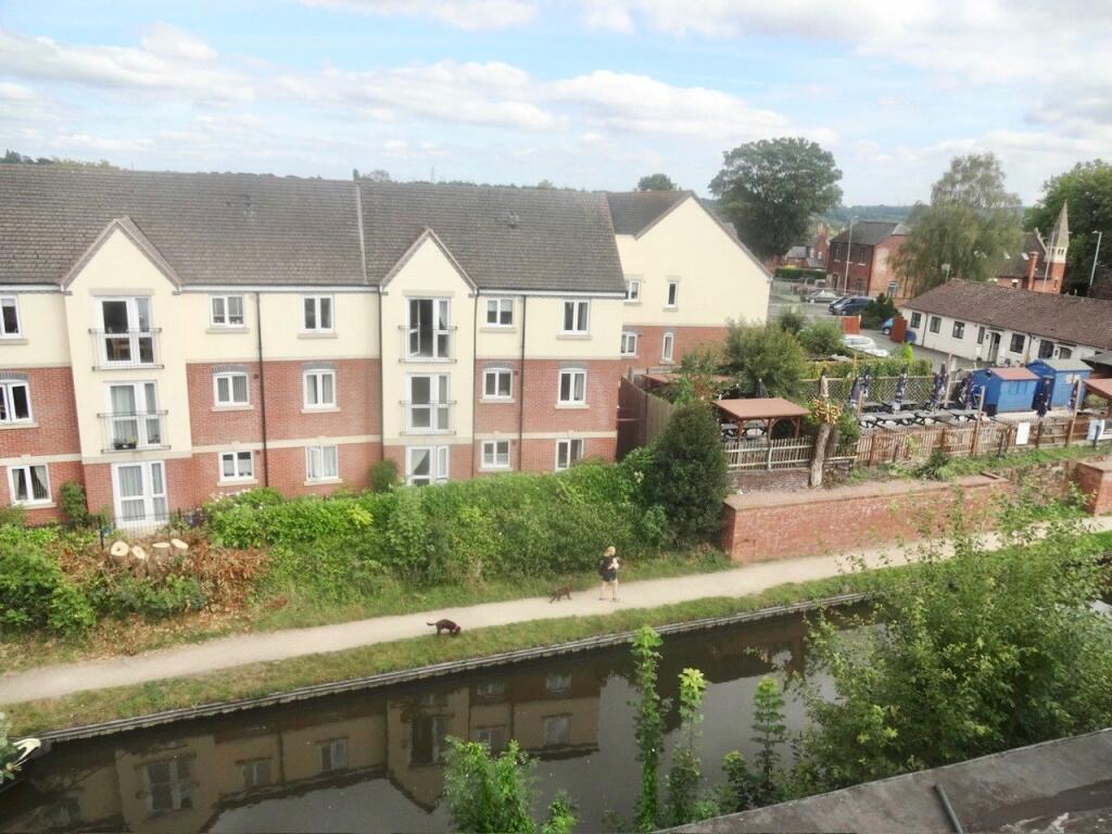 1-bed flat on Vale Road, Stourport-on-Severn, Worcestershire, £135,000