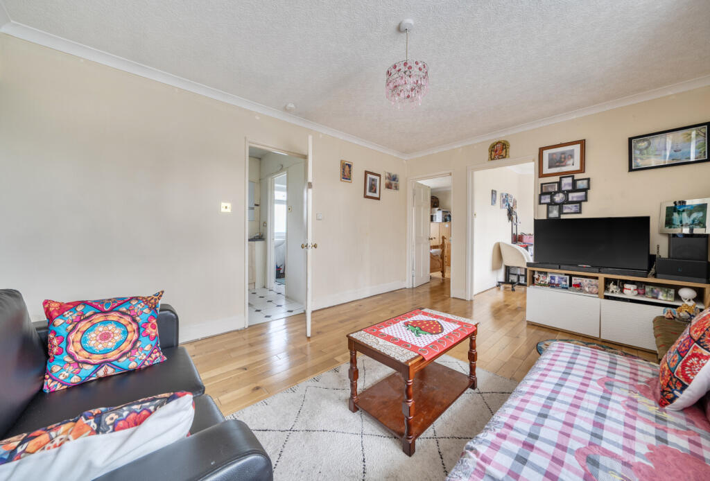 Apartment in London, Kingsbury - More