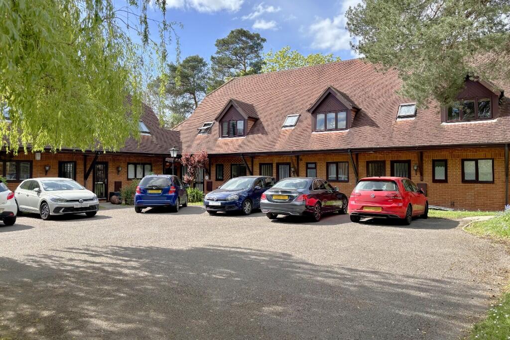 Main image of property: Bassett Crescent West, Bassett, Southampton, SO16