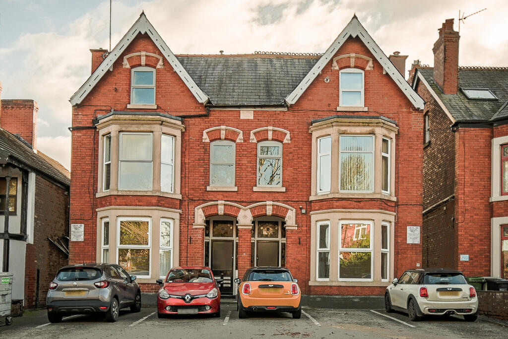 1-bed flat on Chester Road, Macclesfield, SK11, £117,500