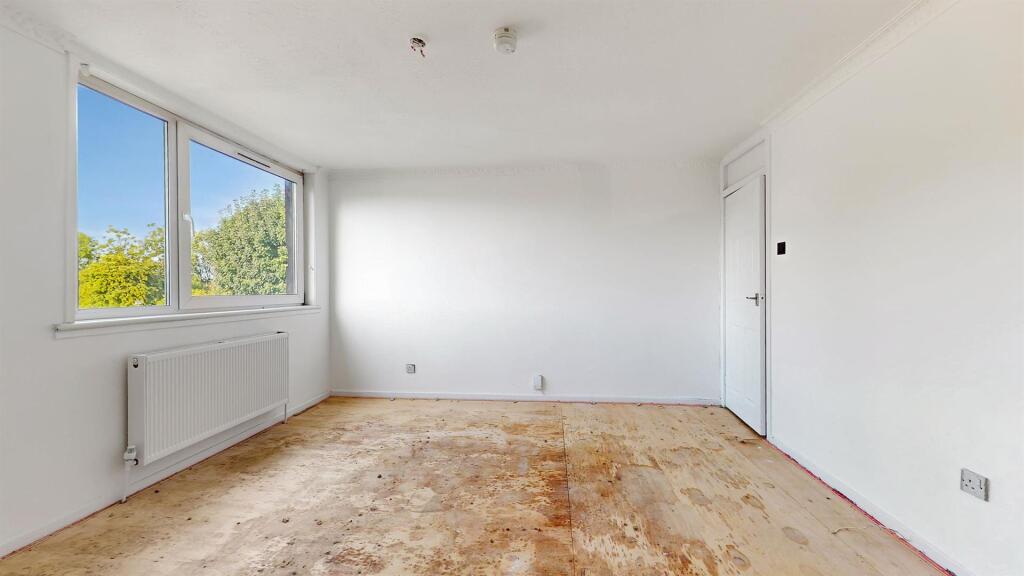 Apartment in Clydebank, Dalmuir - View 4