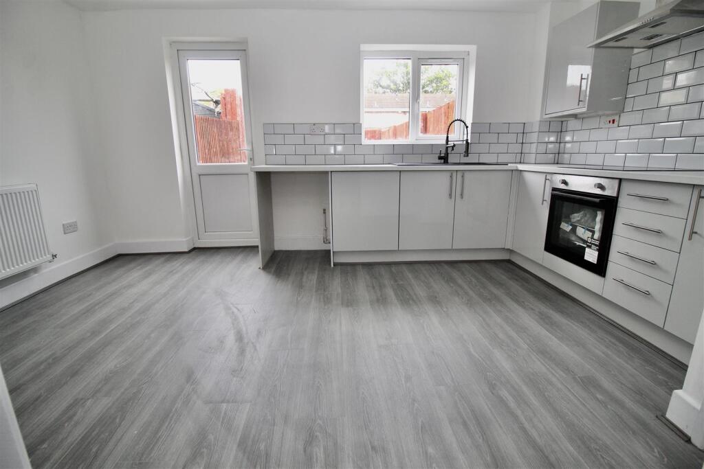 House in Solihull, Bickenhill and Marston Green - View 3