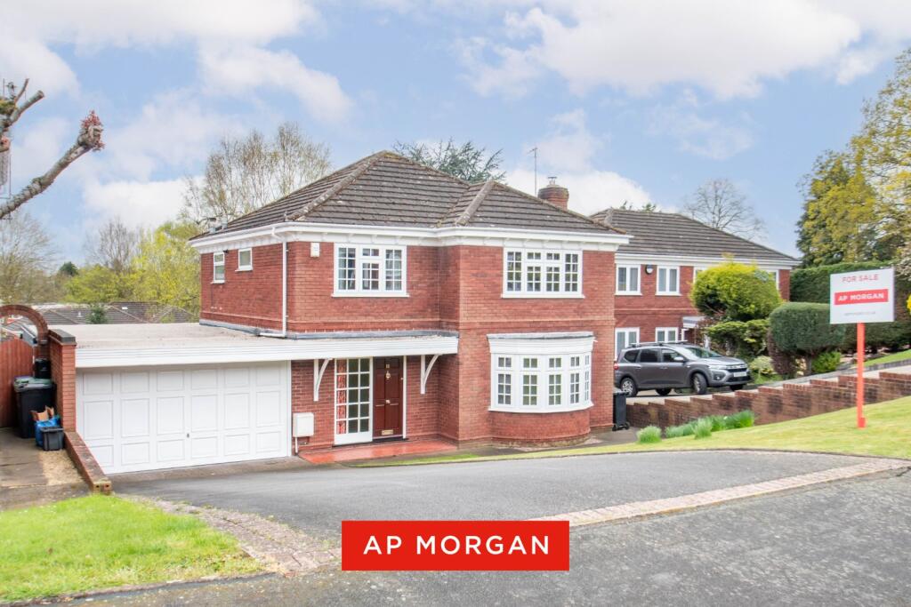 4-bed detached on Shaftesbury Avenue, Stourbridge, West Midlands, DY9, £575,000