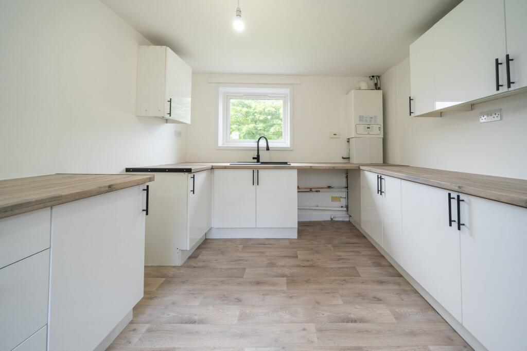 House in Livingston, Howden - View 2