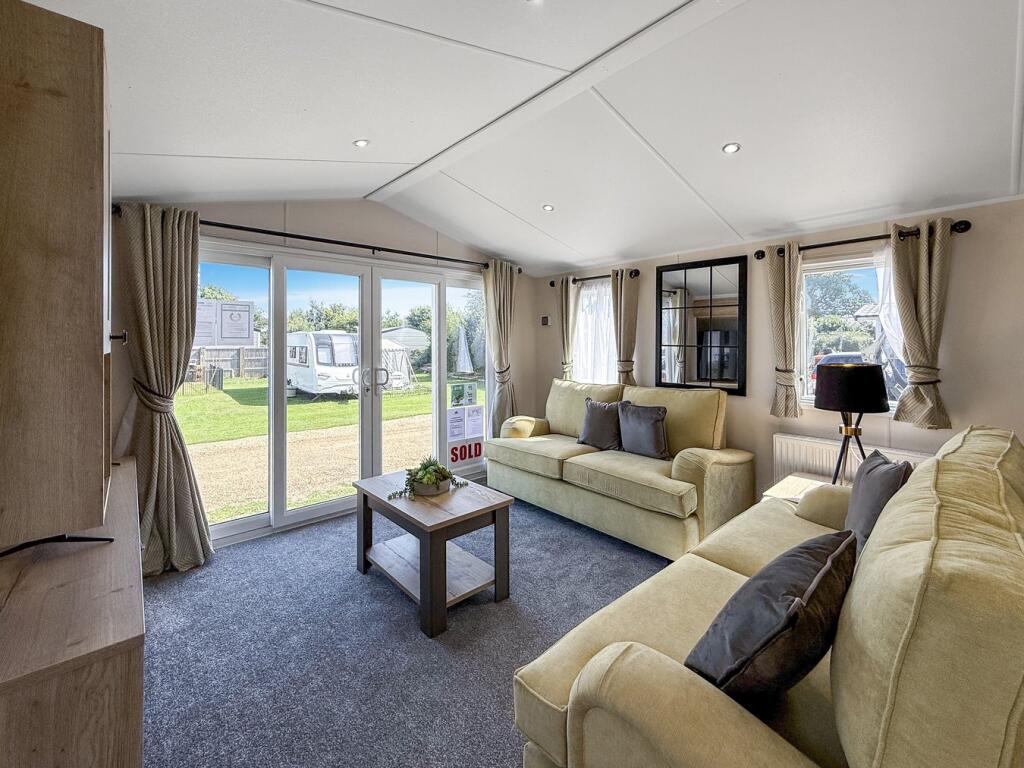 The Oaks Holiday Park, Chapel Road, Bucklesham, Ipswich, IP10 photo 2
