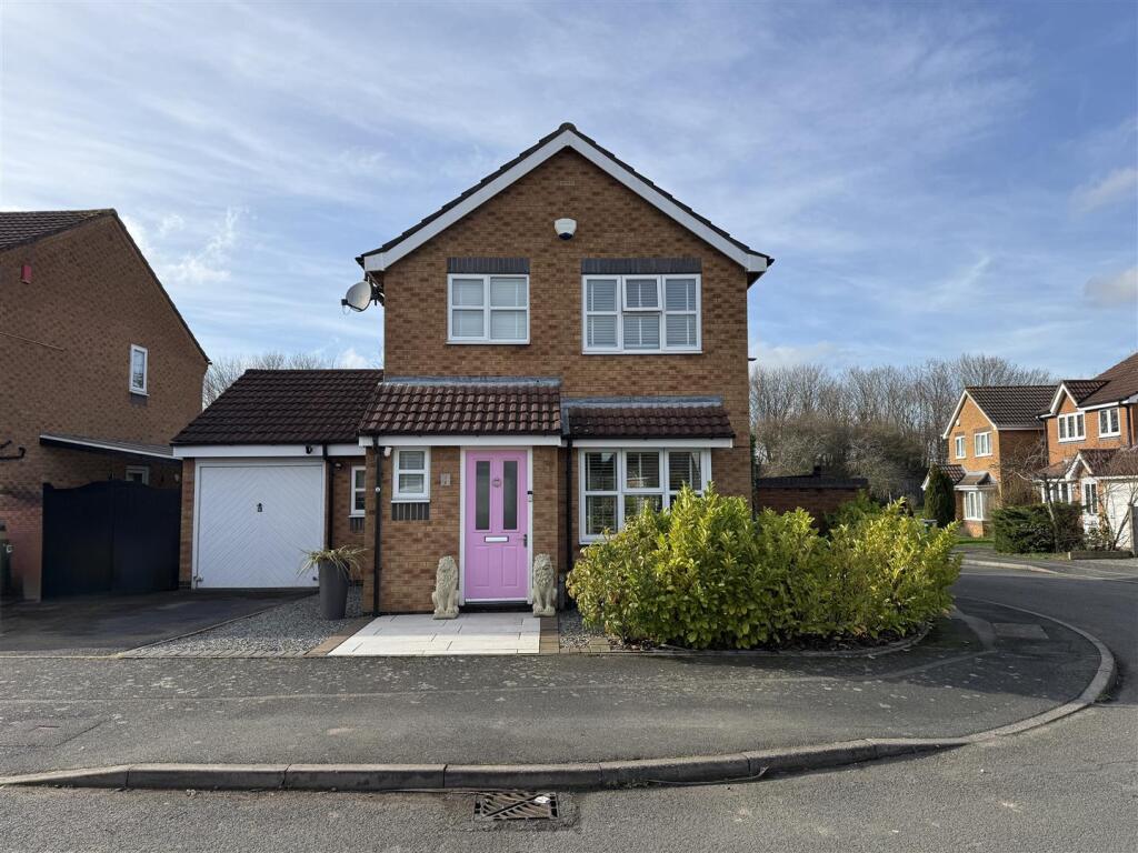 3-bed detached on Mandarin Way, Whetstone, Leicester, £325,000