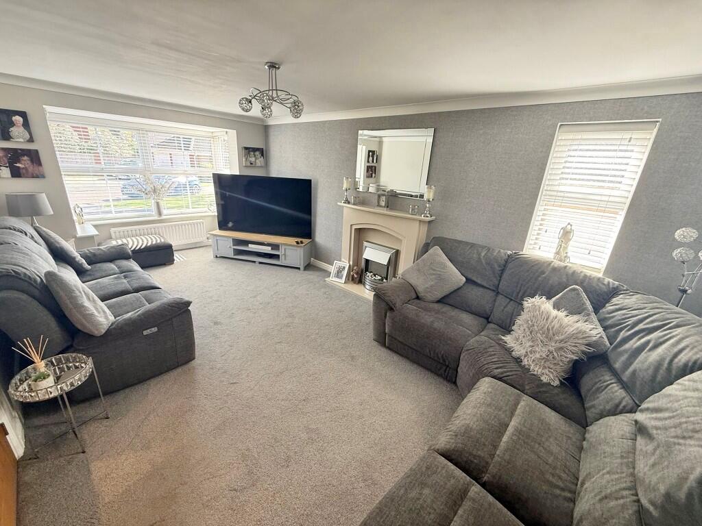 House in Stanney Oaks, Ellesmere Port - View 5